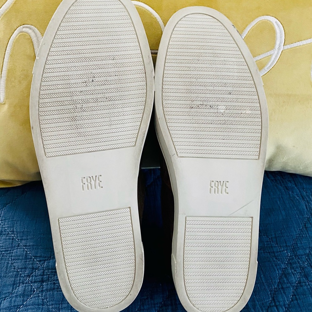 🍄SOLD🍄 Frye Ivy Gore Slip On’s NWOB - Picture 5 of 5